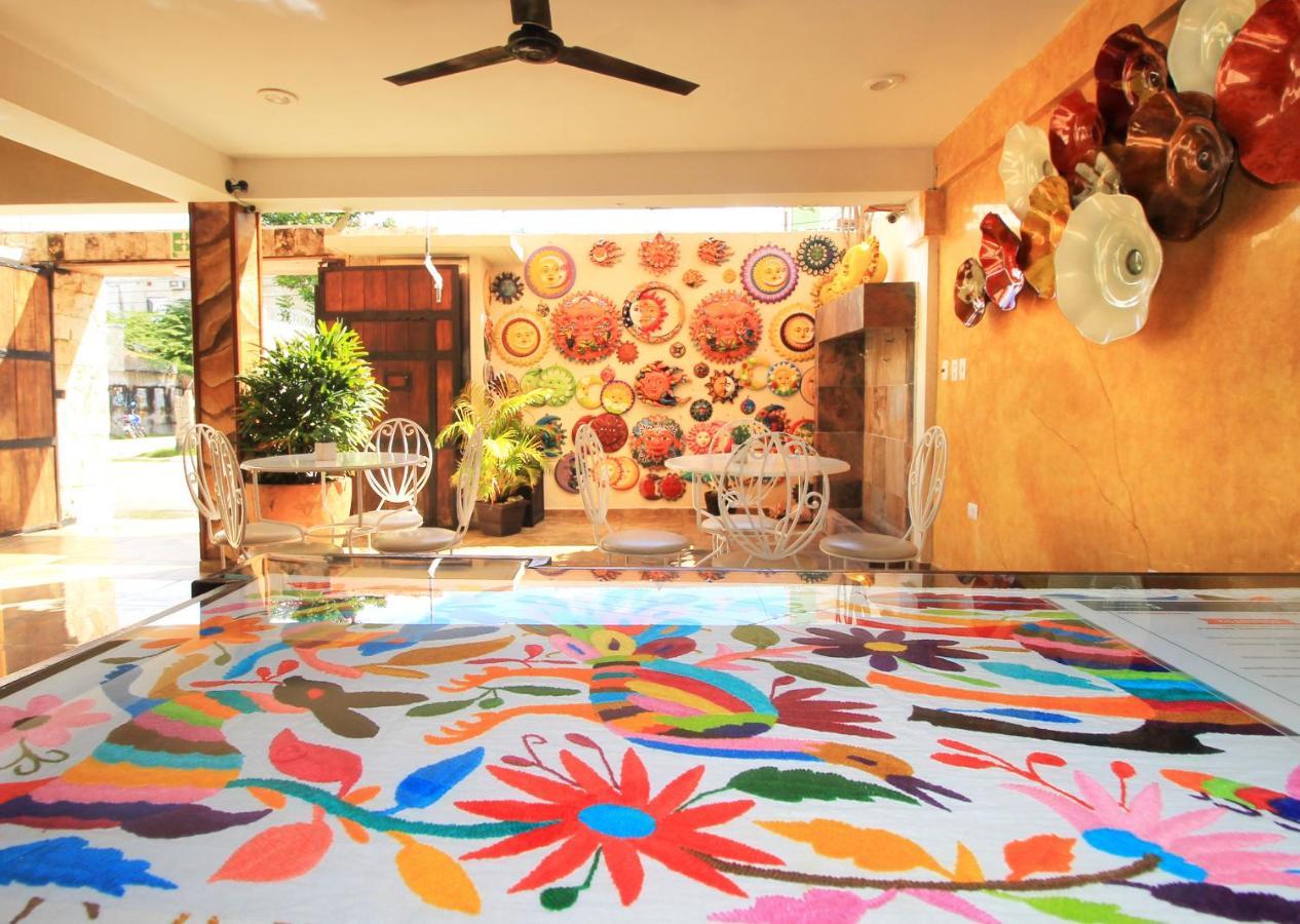 Papagayo Hotel Boutique Playa del Carmen Kültér fotó A floor painted with the technique