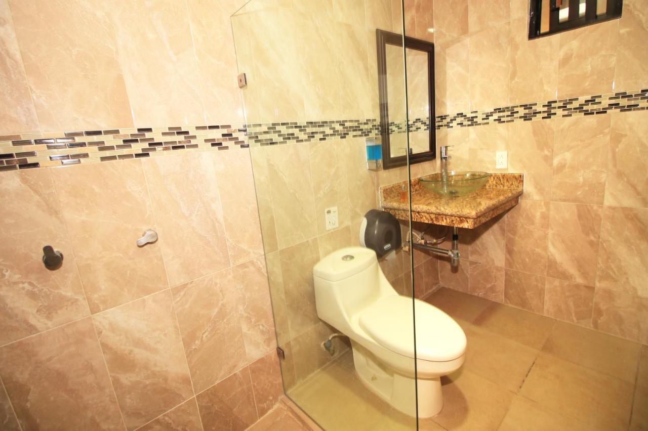Papagayo Hotel Boutique Playa del Carmen Kültér fotó Bathroom